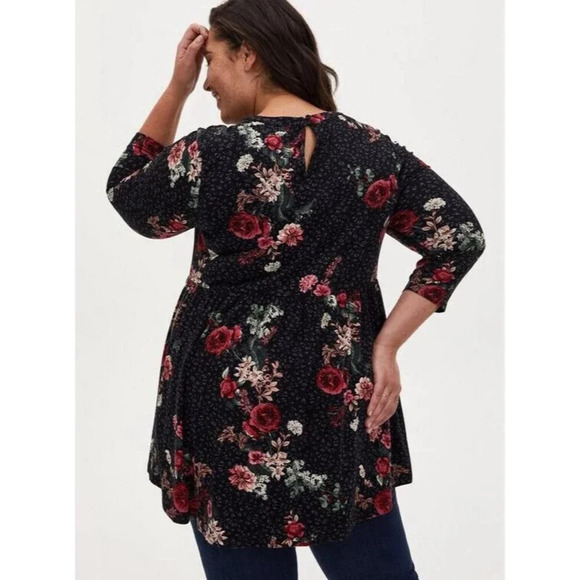 Torrid Super Soft Choker Lace Up Babydoll Tee Keyhole Back Floral Print Size 00 - Picture 2 of 13